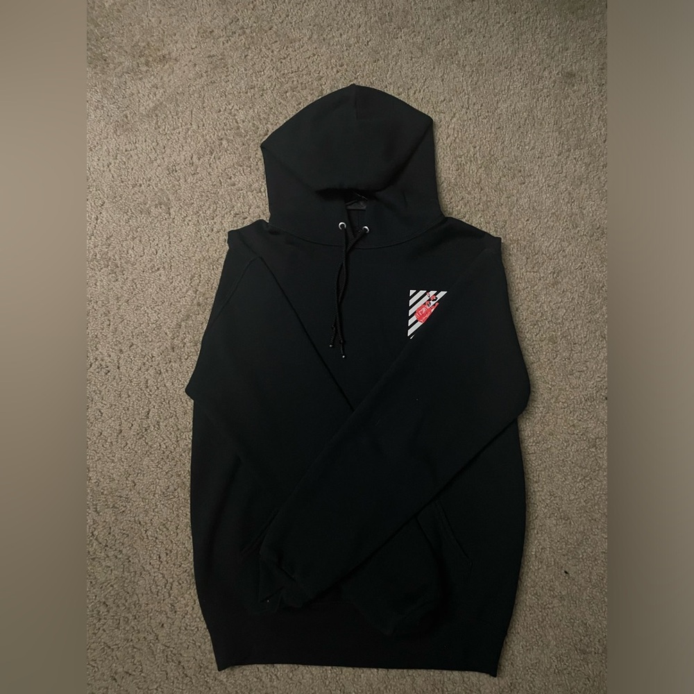 Men’s black graphic sweatshirt